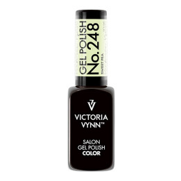 Dale vida a tus uñas con nuestros esmaltes verdes Victoria Vynn
