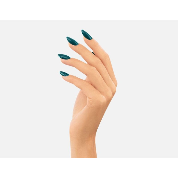 ¡Realza tus uñas con los barnices verdes PURE CREMY de Victoria Vynn!