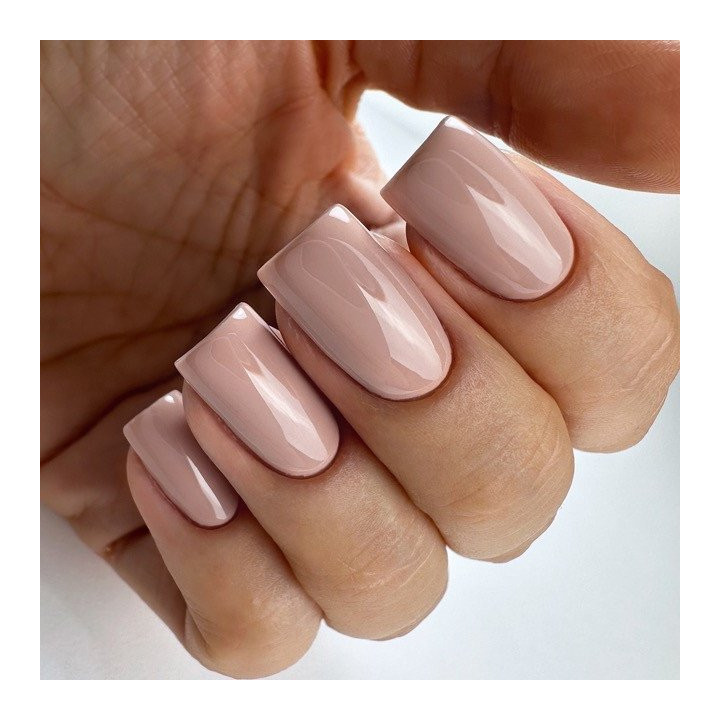 Vernis Semi-Permanent PNB Caramel – Éclat Subtil et Tenue Parfait