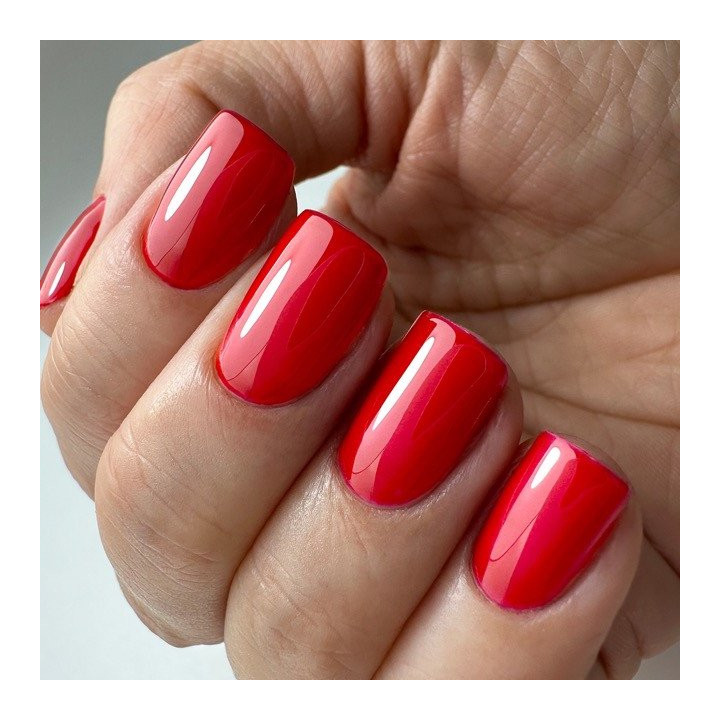 Vernis Semi-Permanent PNB Scarlet for Elegant Manucure