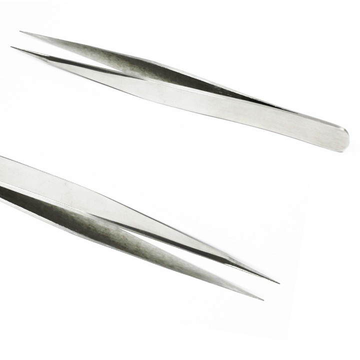 Right eyelash extension pinch